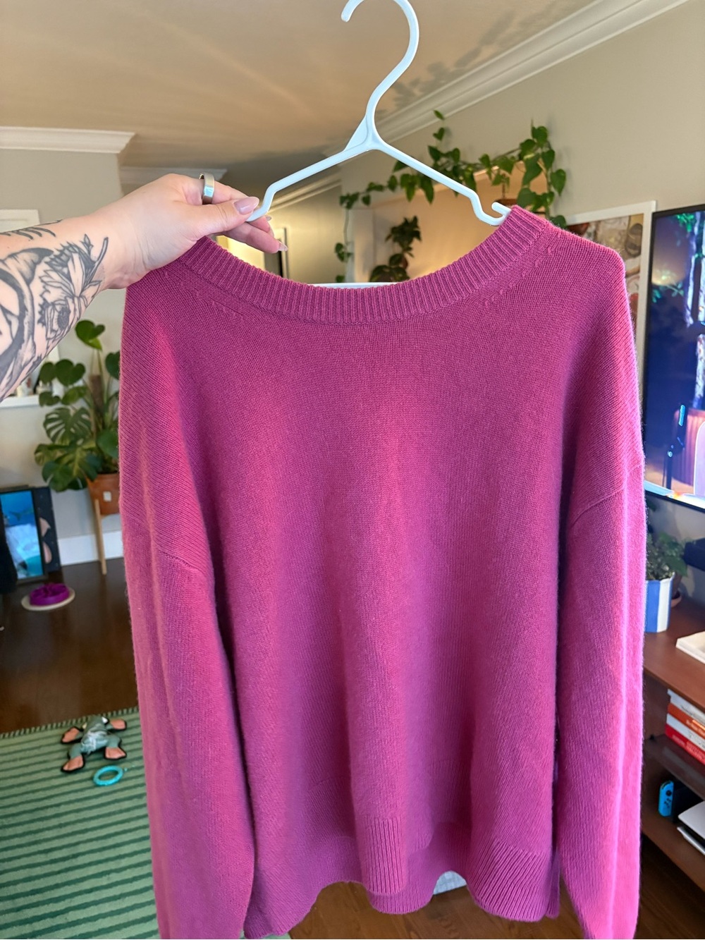 Aritzia Cashmere Relaxed Crew Sweater - Picture 2 of 7